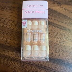 New Dashing Diva MagicPress Press On Nail Kit - Med. Squoval - French Canvas